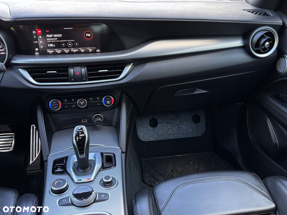 Alfa Romeo Stelvio 2.0 Turbo Veloce Q4 - 10