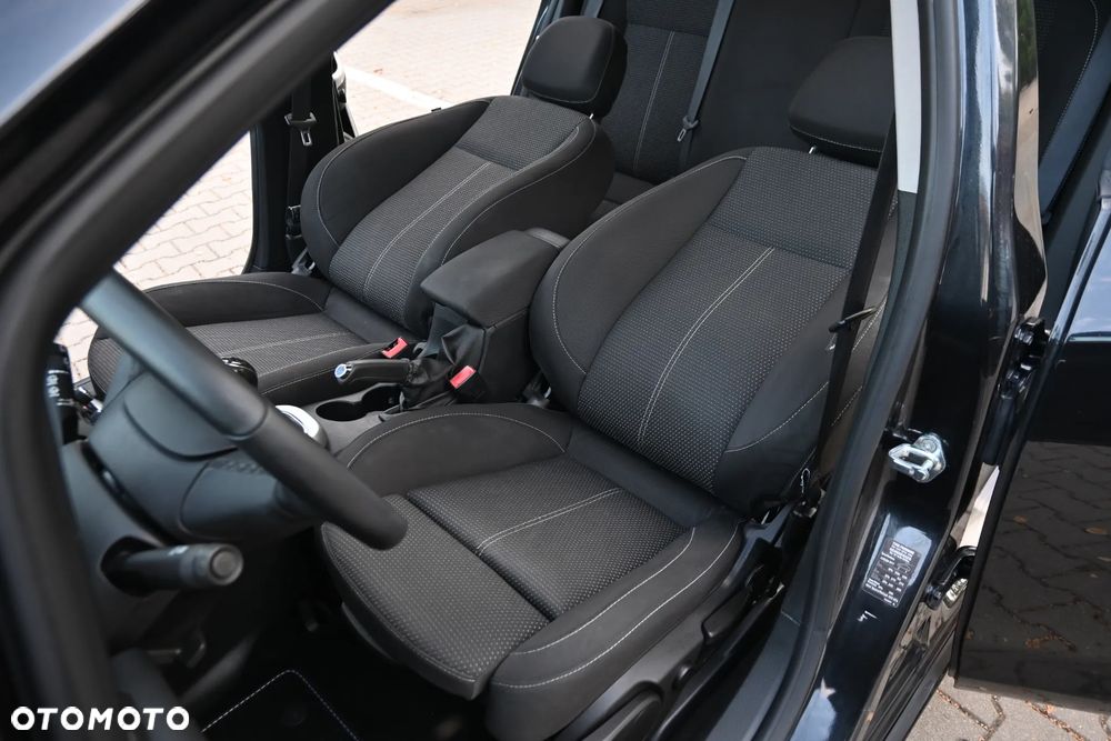 Opel Astra 1.6 Turbo Active - 28