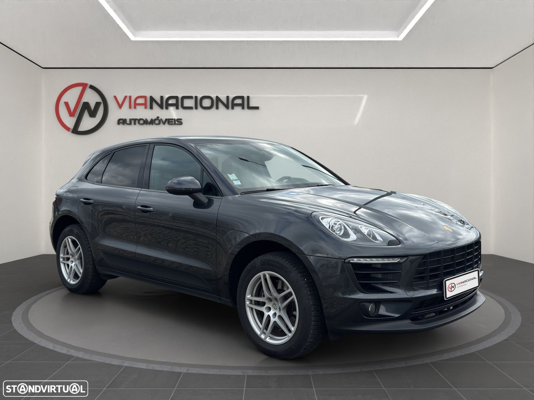 Porsche Macan - 1