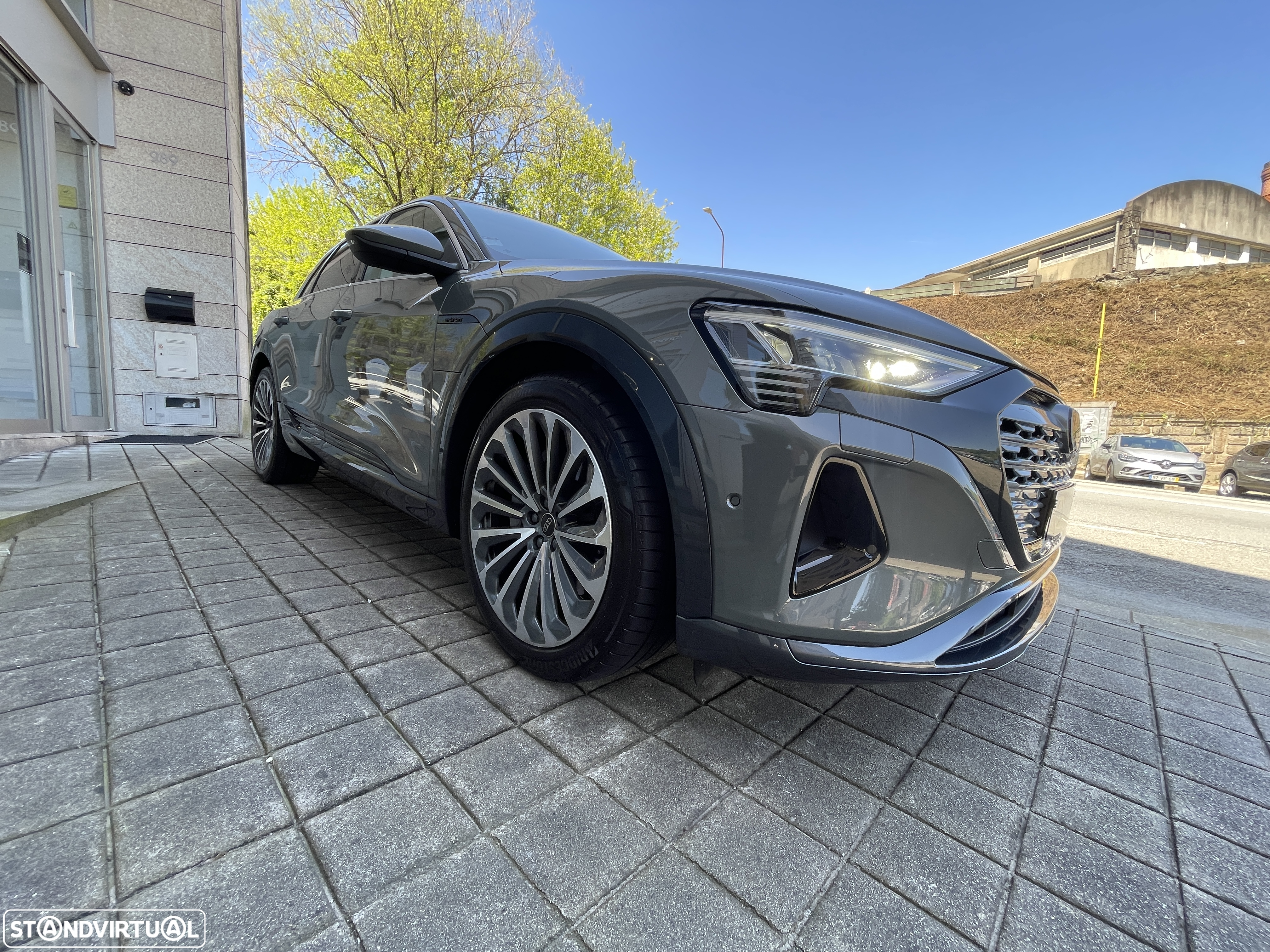 Audi Q8 e-Tron 55 quattro Advanced - 14
