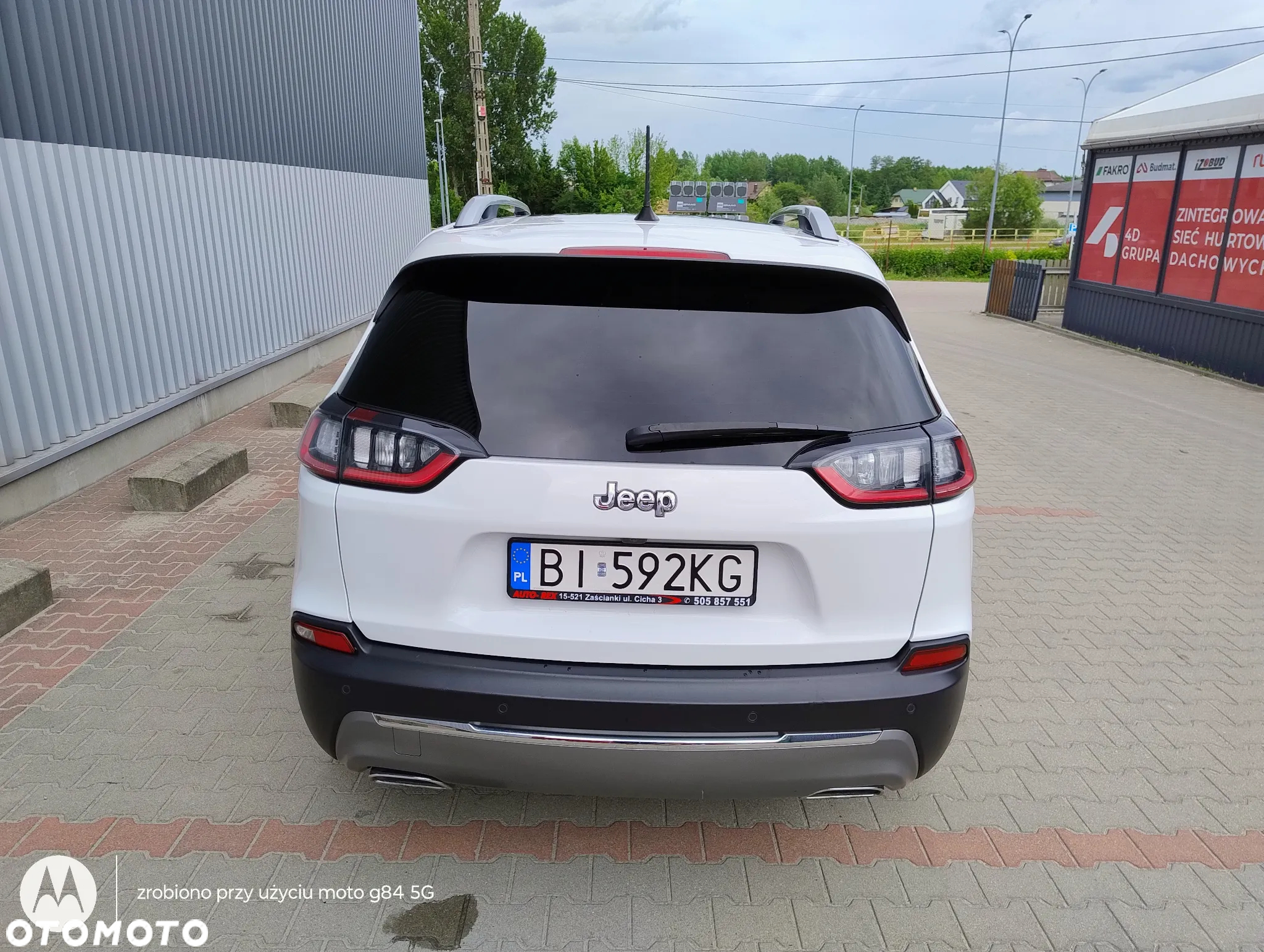 Jeep Cherokee - 21