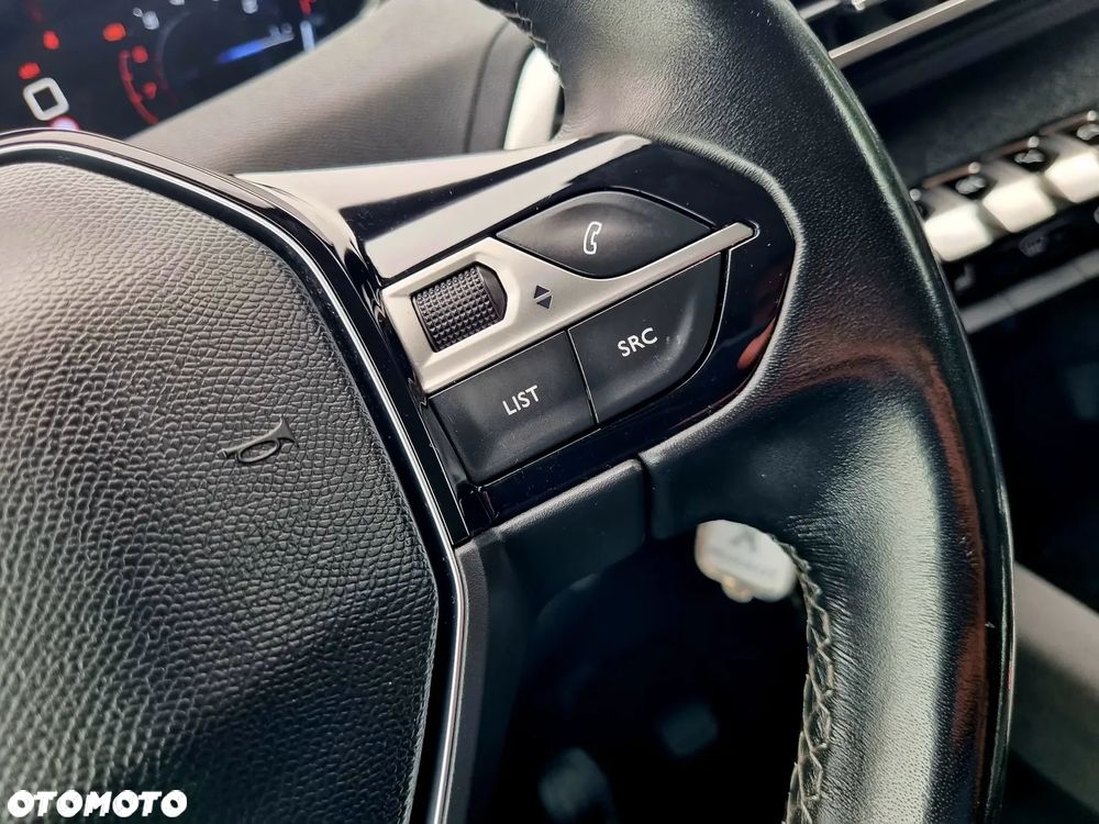 Peugeot 3008 1.2 PureTech Allure S&S - 18