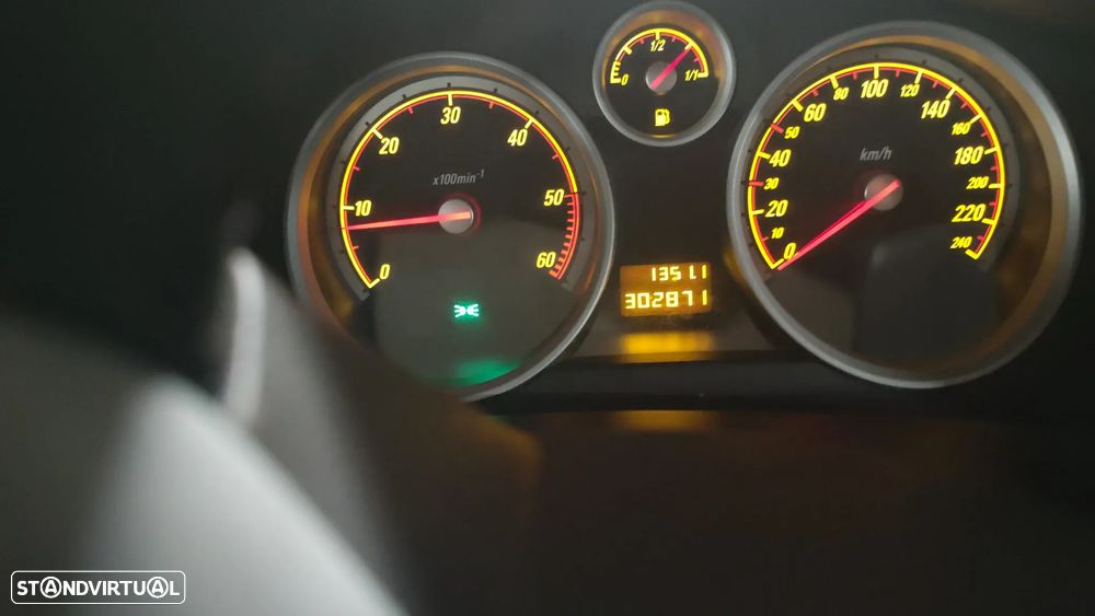 Opel Astra GTC 1.3 CDTI - 4