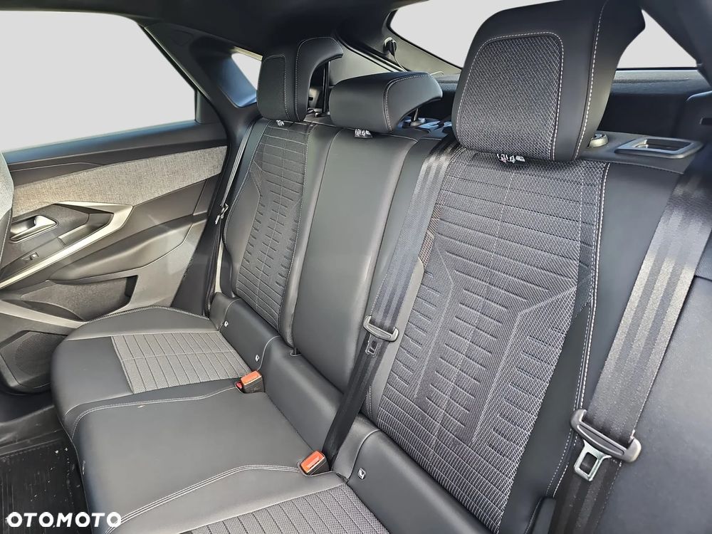 Peugeot 3008 1.2 PureTech mHEV Allure Pack S&S e-DCS6 - 19