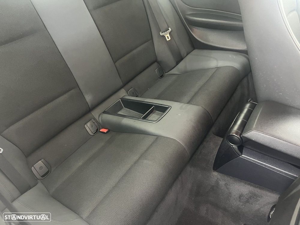 BMW 118 d Pack M - 11