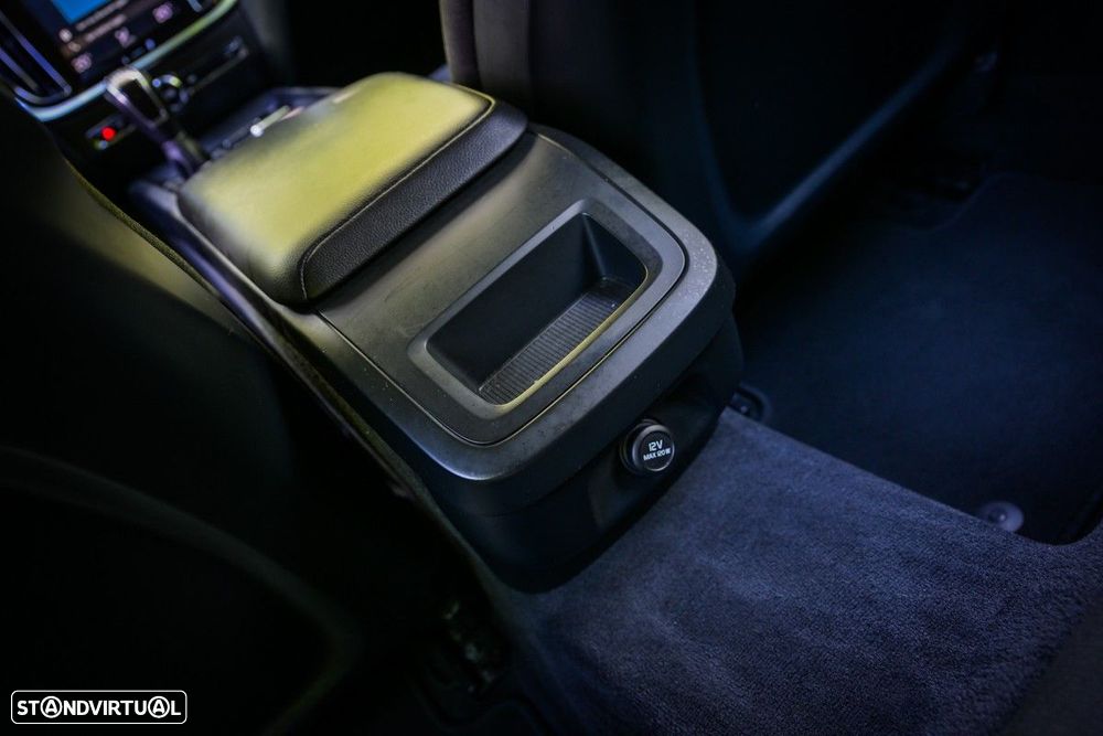 Volvo V60 2.0 D3 Momentum - 39