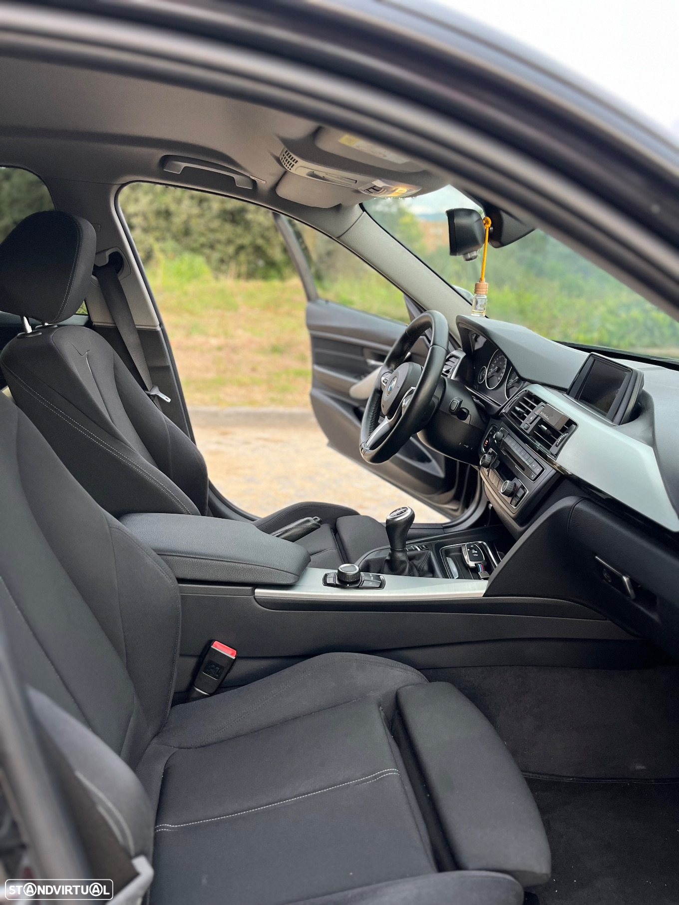 BMW 318 d Sport - 15