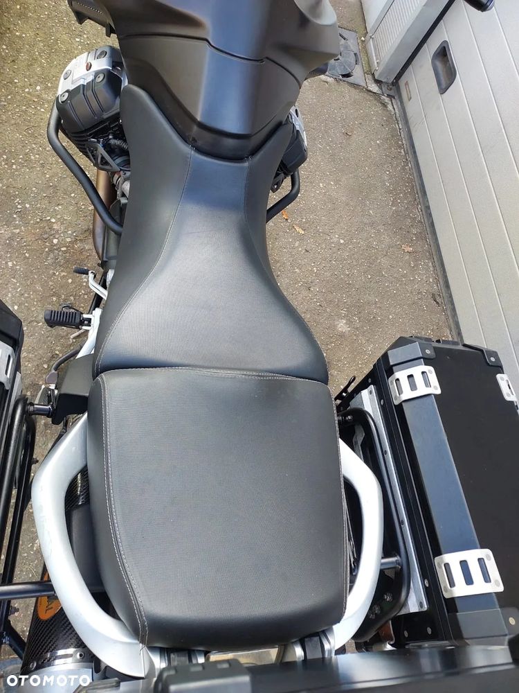 Moto Guzzi Stelvio - 22