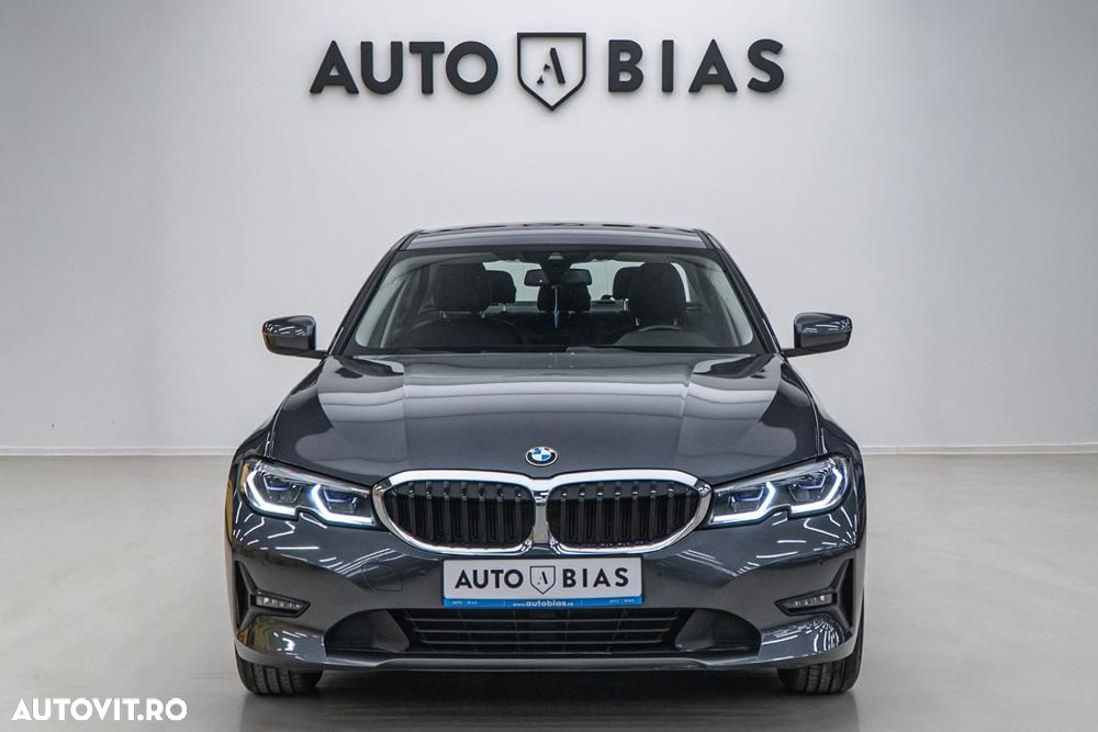 BMW Seria 3 320i Aut. Sport Line - 23