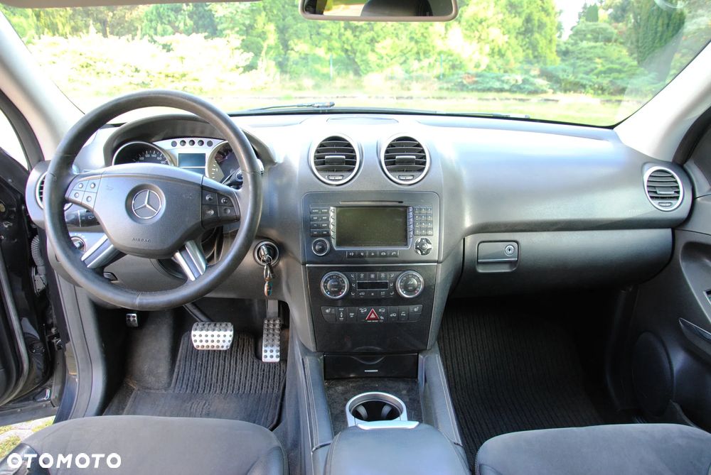 Mercedes-Benz ML - 16