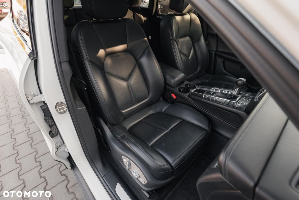 Porsche Macan S - 15