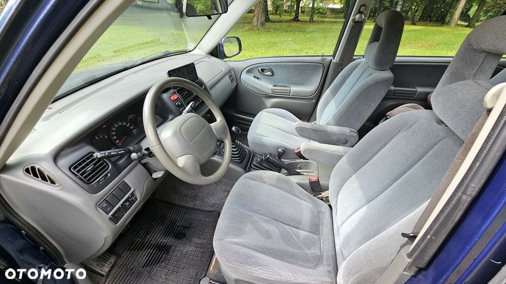 Suzuki Grand Vitara 2002 photo 2