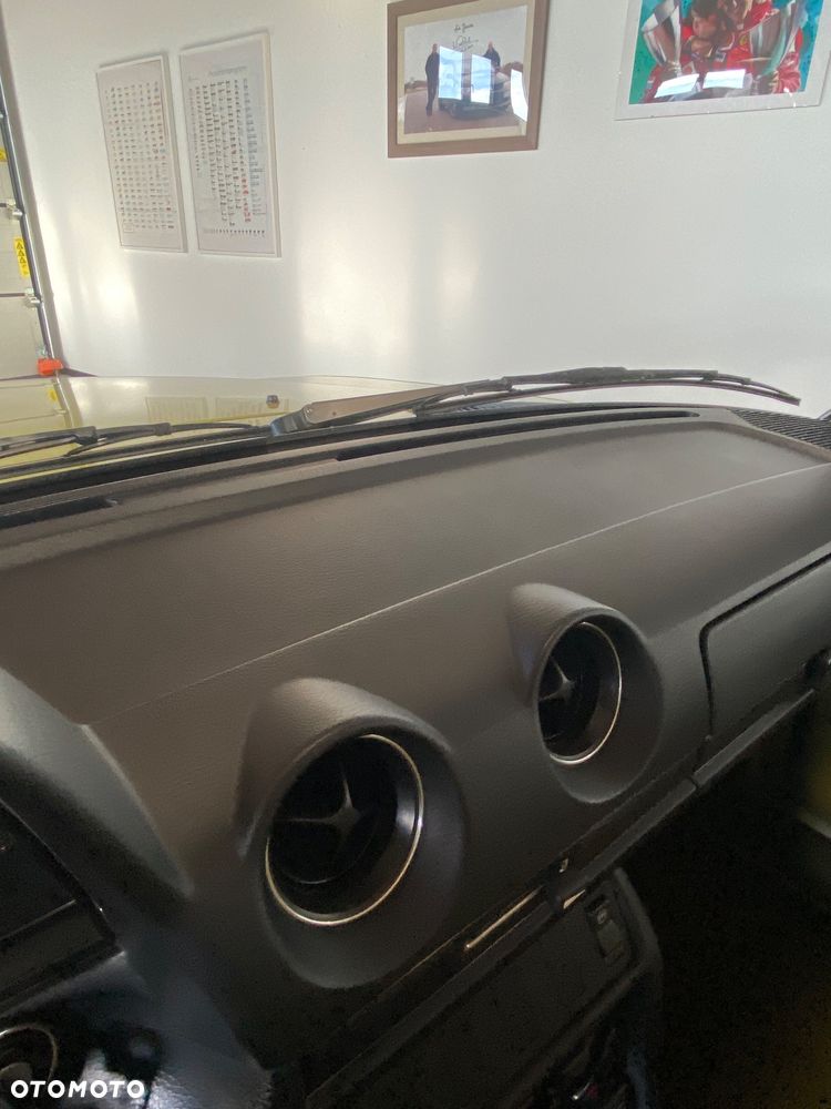 Mercedes-Benz W123 - 15