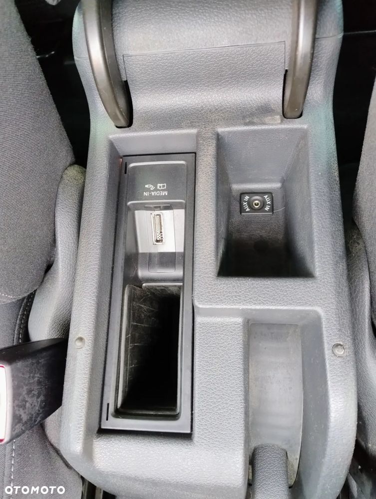 Volkswagen Golf Plus 1.6 TDI DPF Team - 17