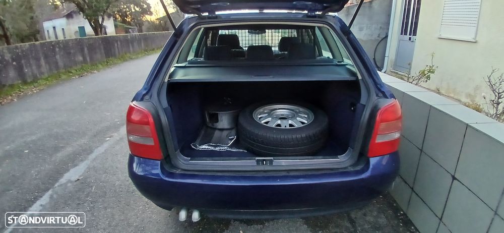 Audi A4 Avant 1.9 TDI Attraction - 15