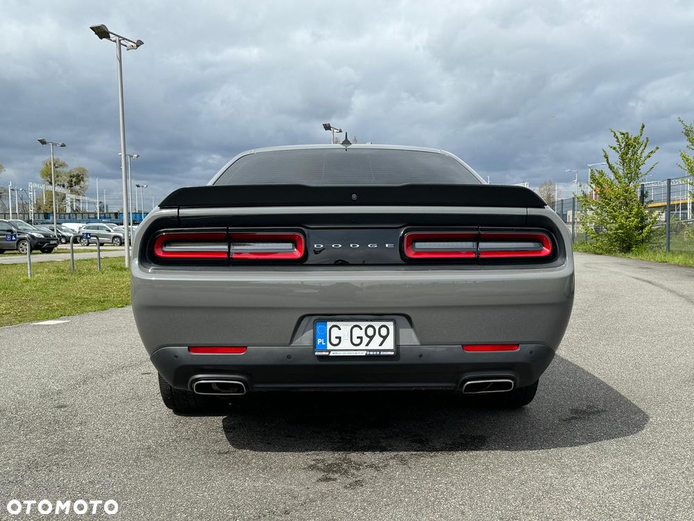 Dodge Challenger - 6