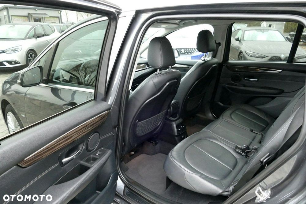 BMW Seria 2 216d Luxury Line - 31