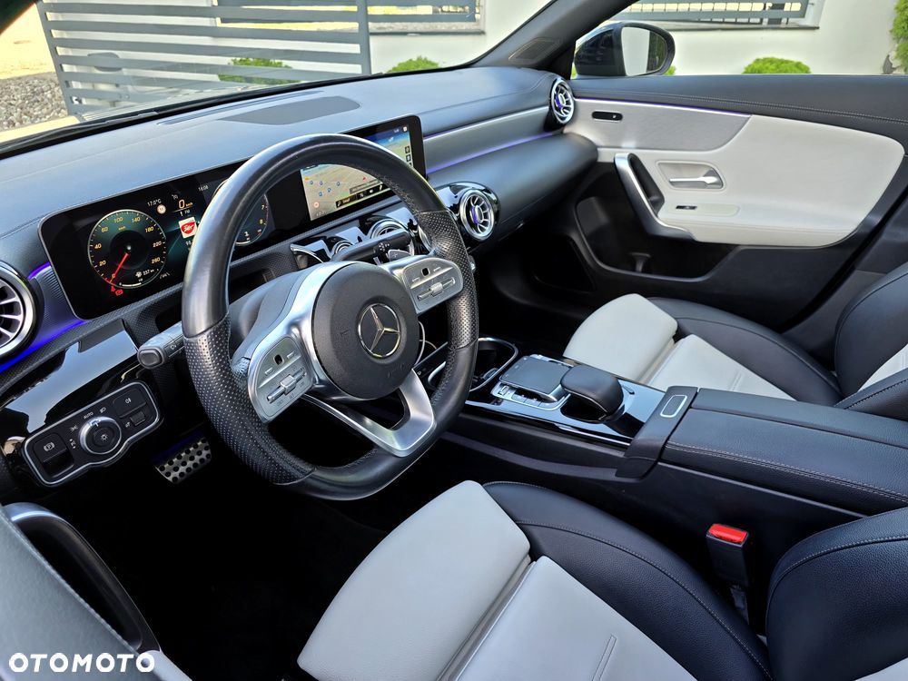 Mercedes-Benz CLA 220 AMG Line 7G-DCT - 17