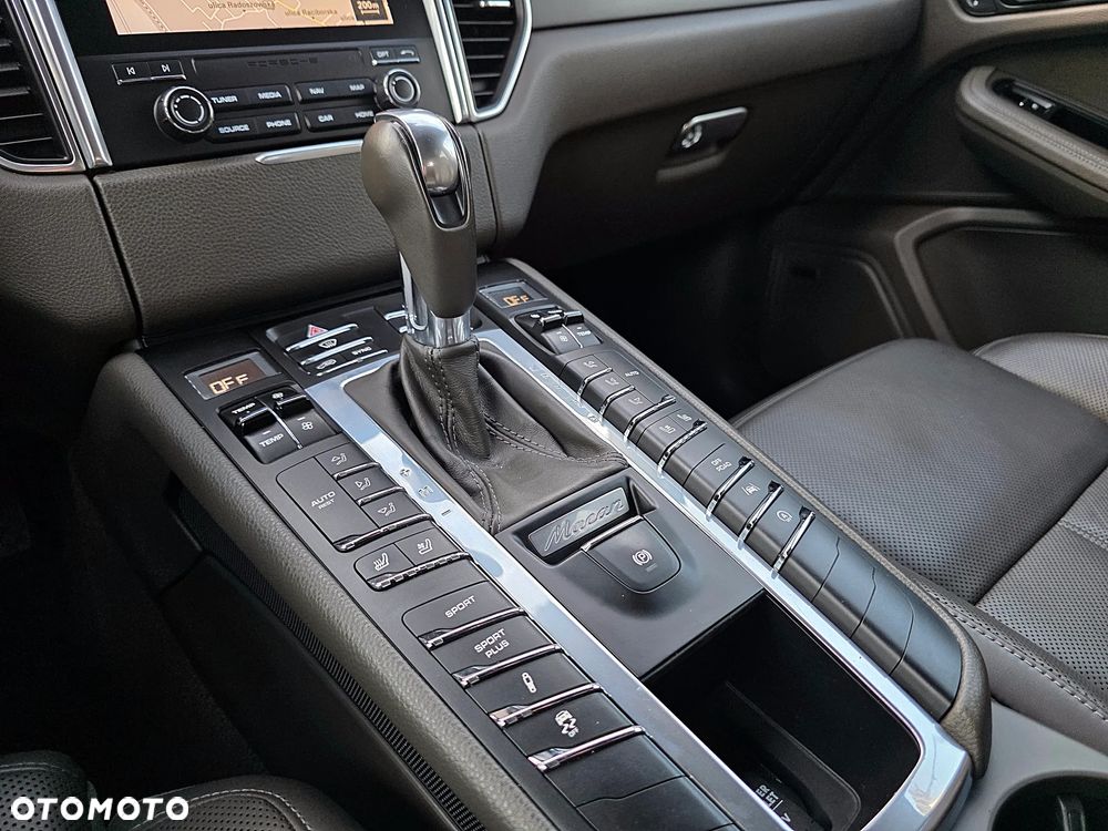 Porsche Macan - 16