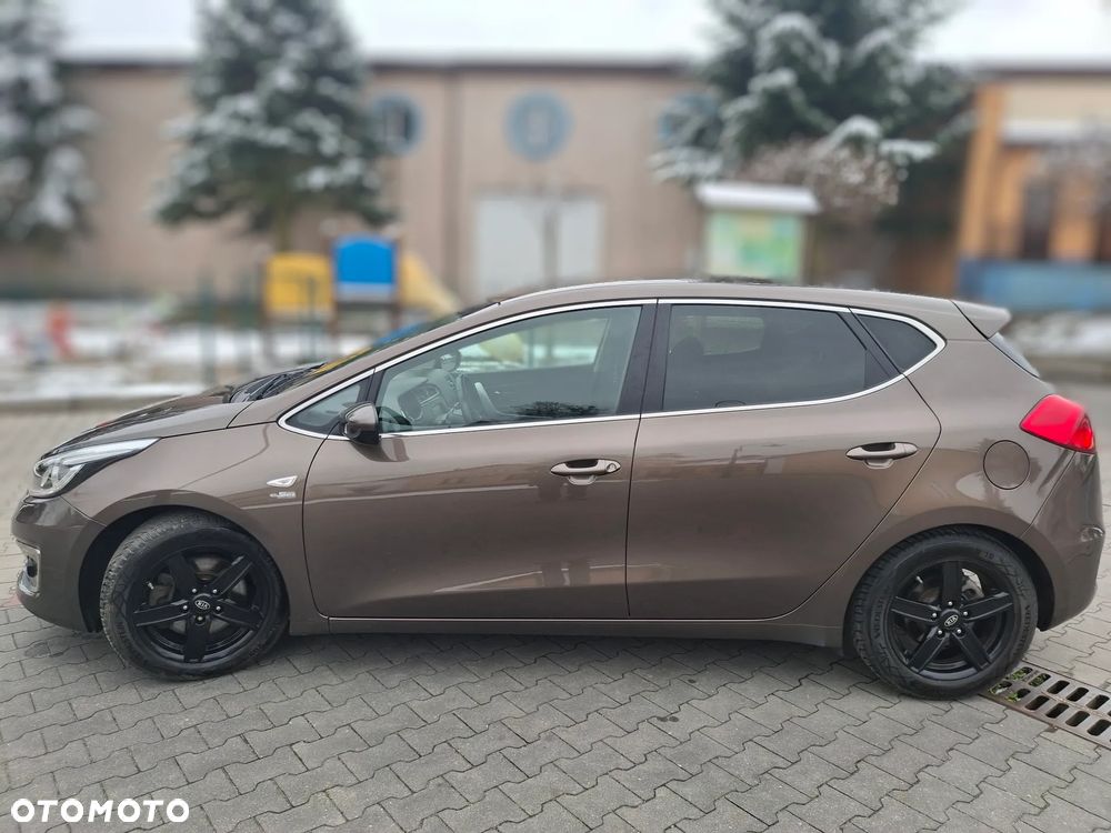 Kia Ceed - 10