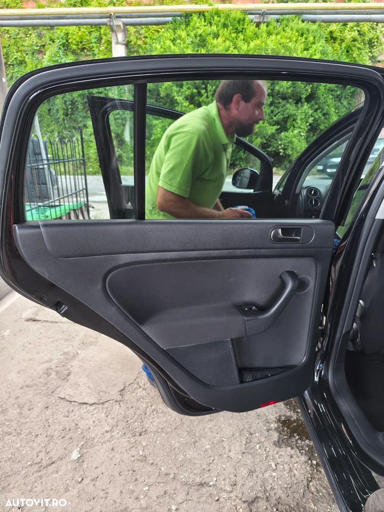 Volkswagen Golf Plus - 18