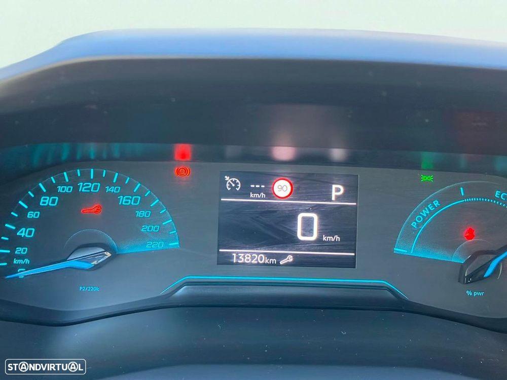 Peugeot 208 1.2 Hybrid Style e-DCS6 - 11