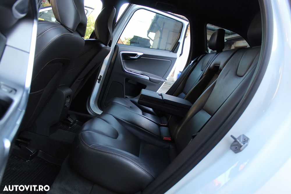 Volvo XC 60 D4 Geartronic Summum - 19