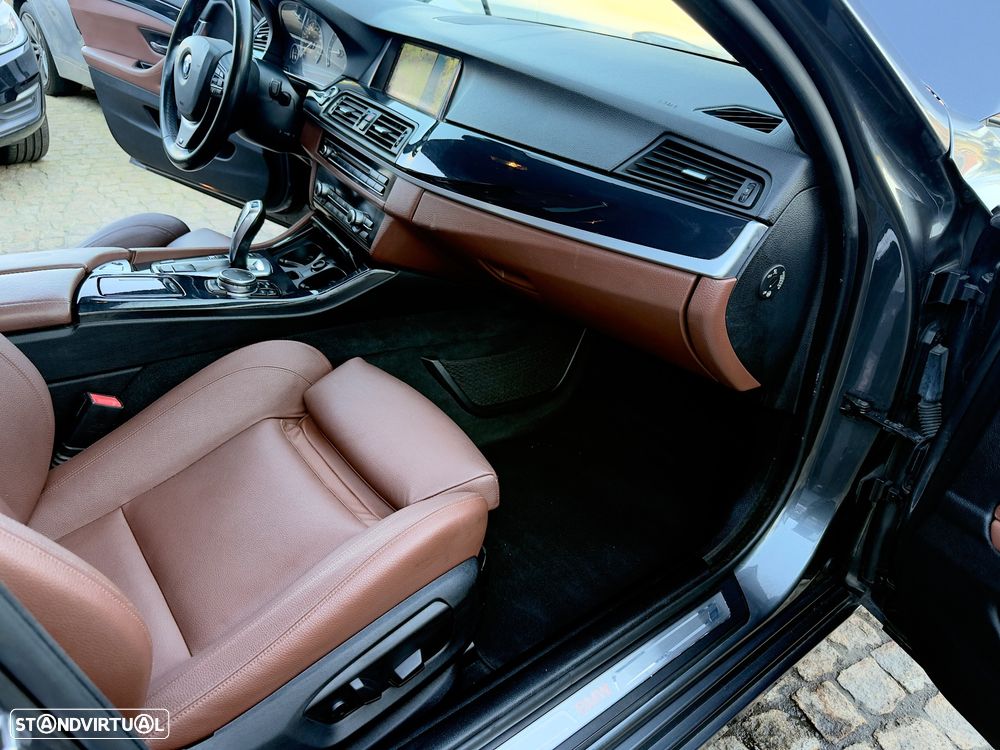 BMW 520 d Line Luxury Auto - 55