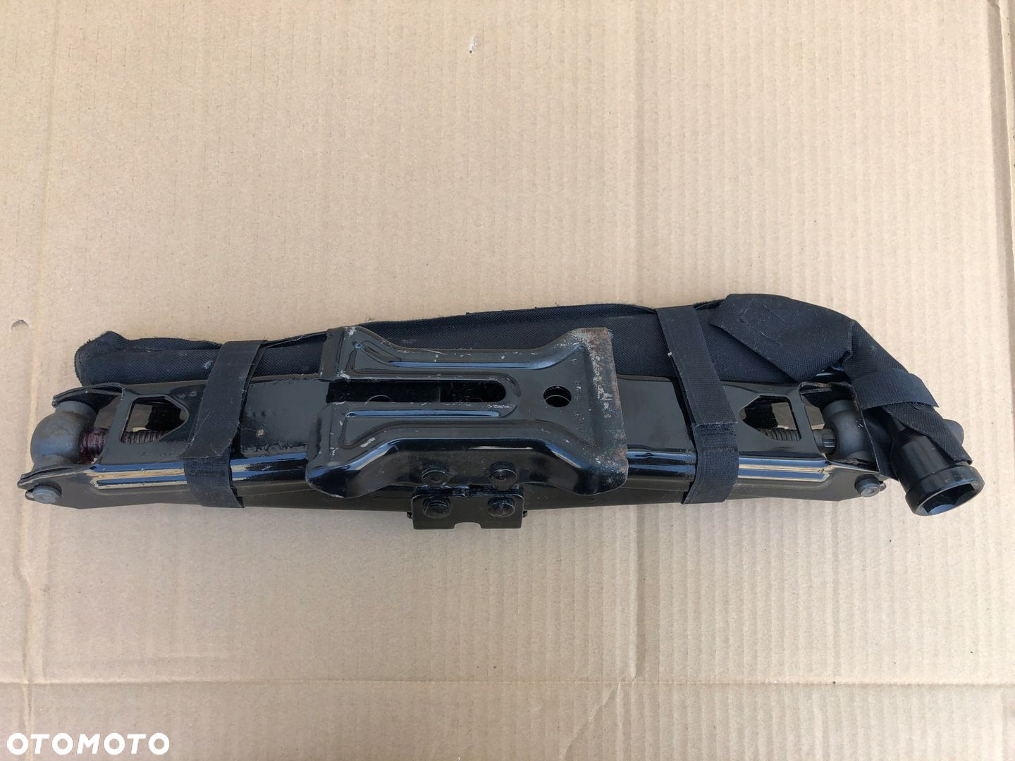 DODGE RAM 1500 V 19 2019-2024 LEWAREK PODNOSNIK KLUCZ - 4