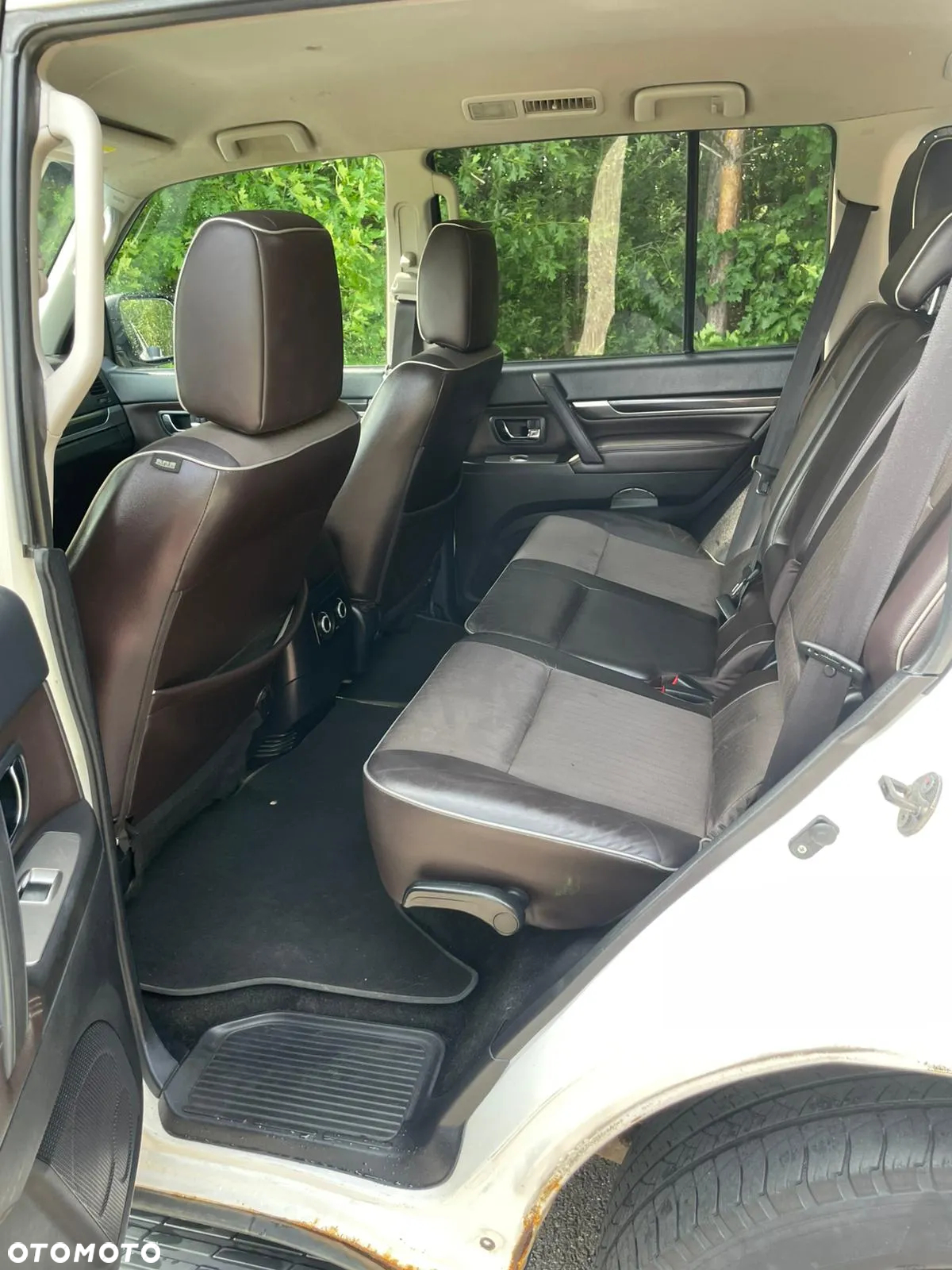 Mitsubishi Pajero - 7