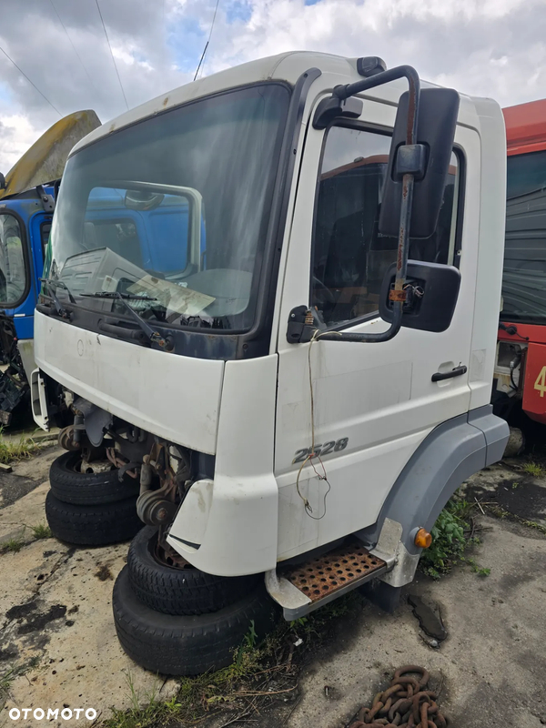 Kabina Mercedes Axor 2529 2524