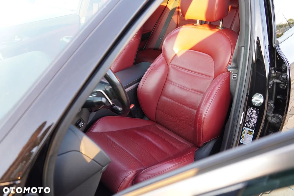Kia Stinger - 12