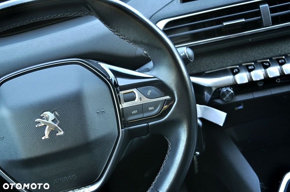 Peugeot 3008 1.2 PureTech Allure - 23