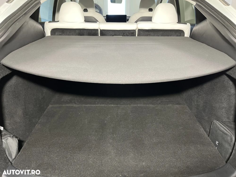 Tesla Model Y AWD Performance - 15