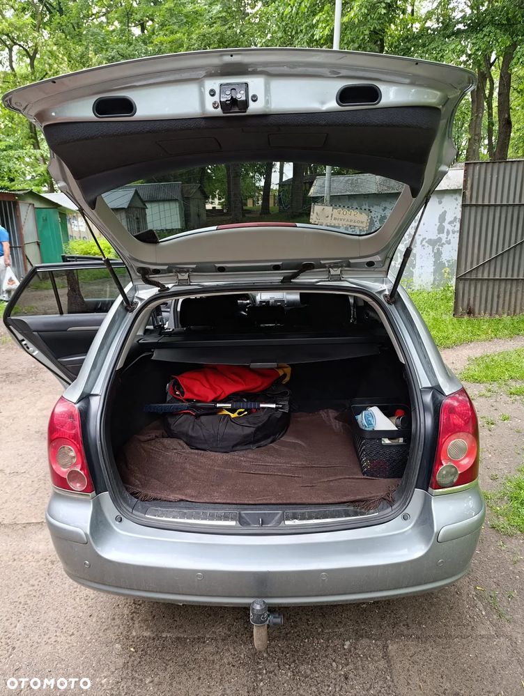 Toyota Avensis 1.8 VVT-i Combi - 4