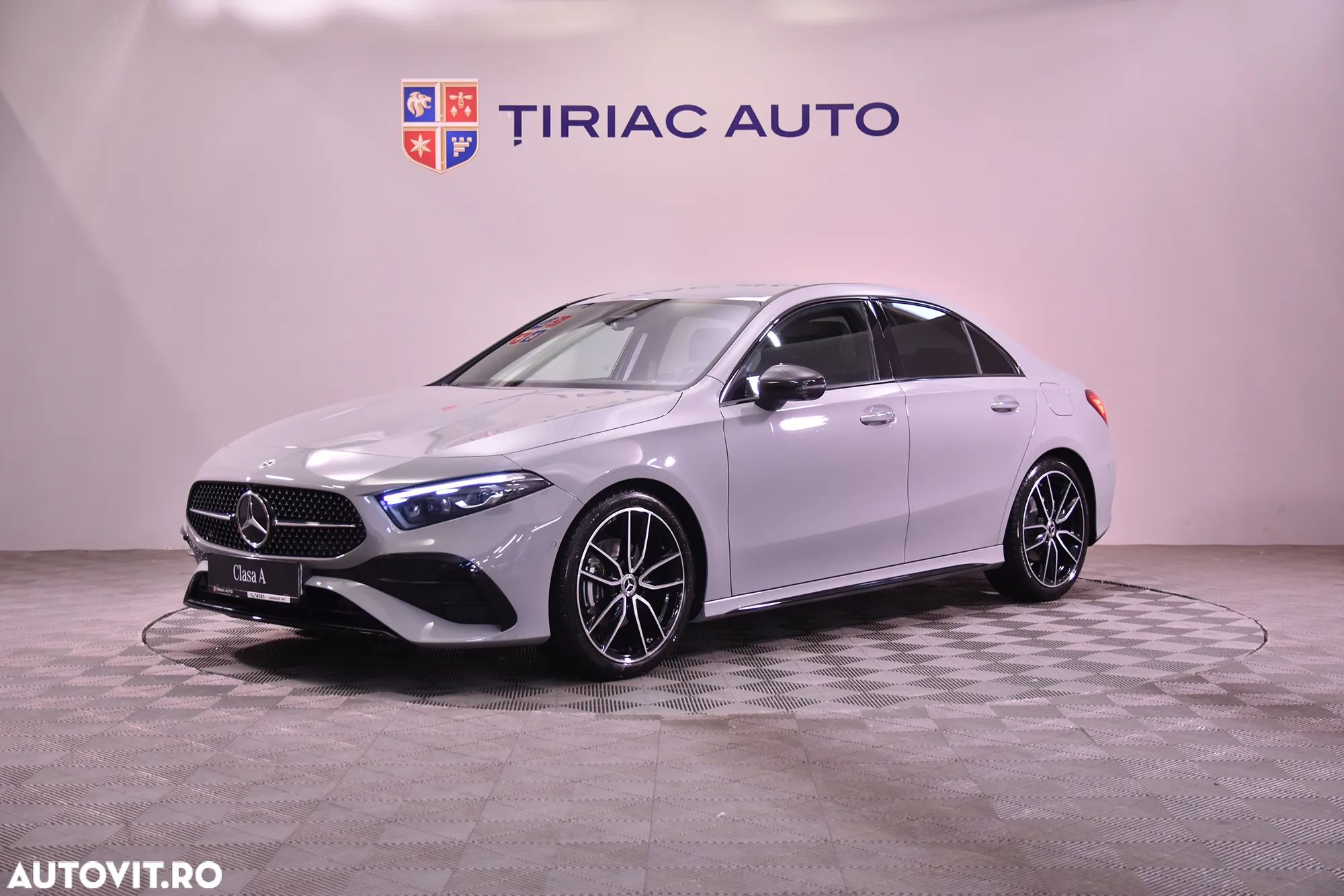 Mercedes-Benz A 200 MHEV 7G-DCT Sedan - 1