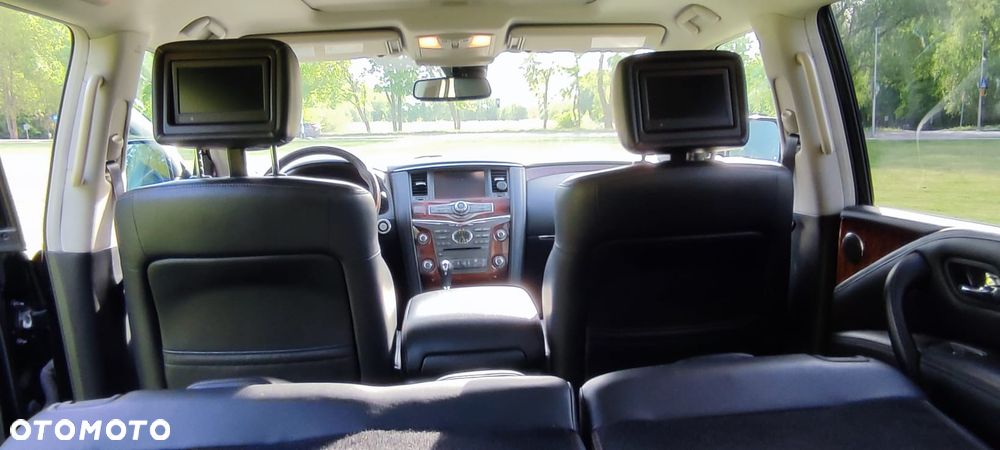 Infiniti QX80 - 12