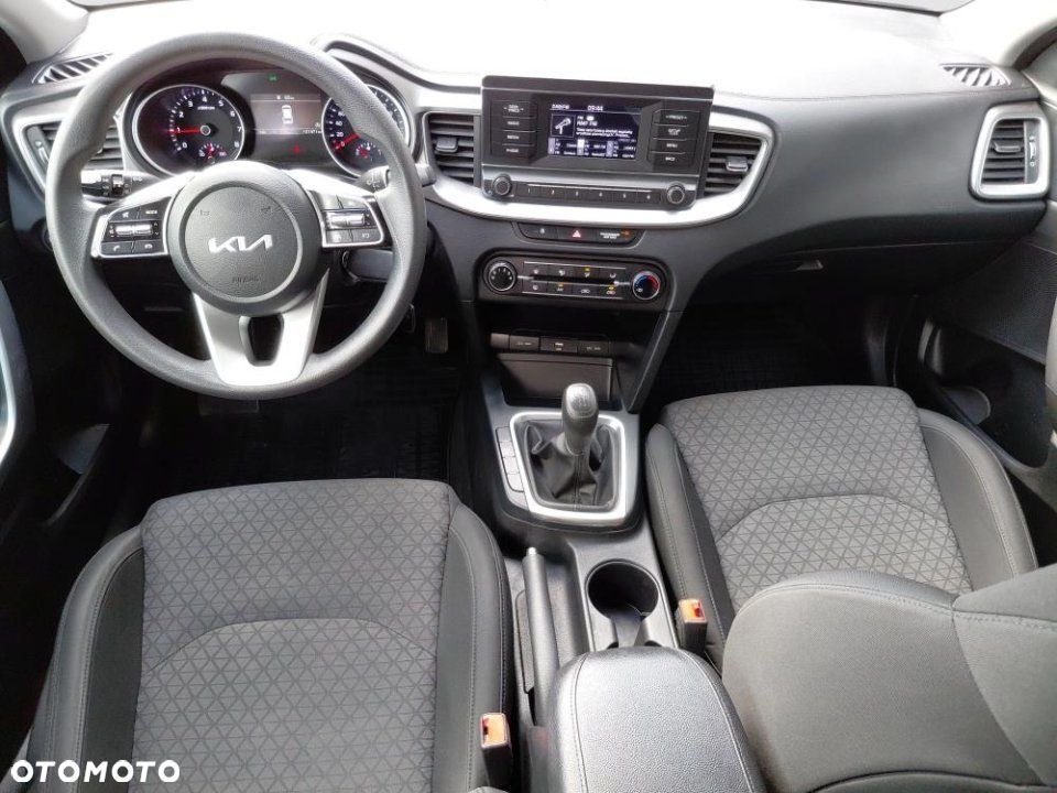 Kia Ceed - 14
