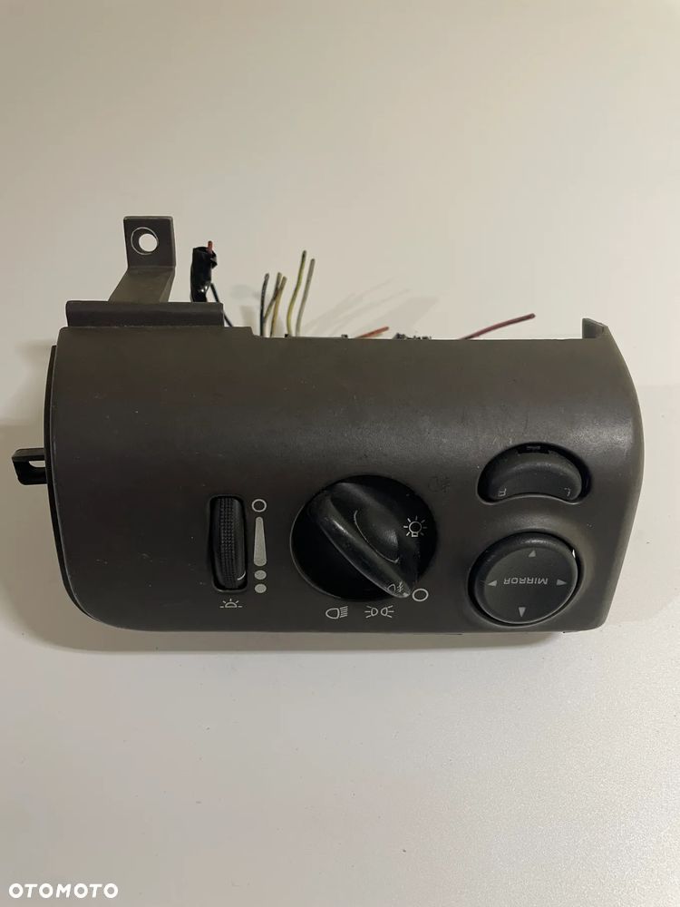 PANEL SWIATEL CHRYSLER GRAND VOYAGER 9575541G