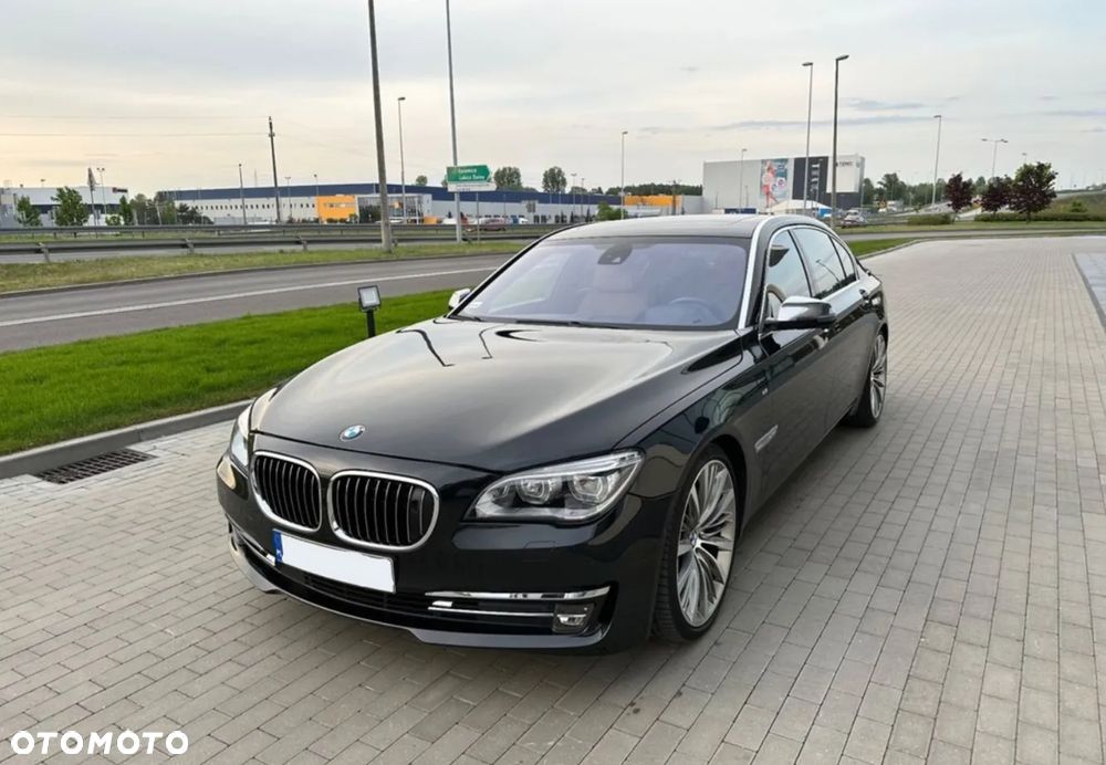 BMW Seria 7 750i L xDrive - 3