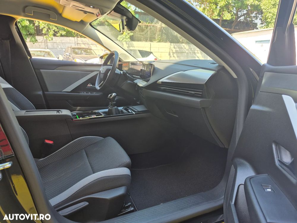 Opel Astra Sports Tourer 1.2 Turbo Business Edition - 13