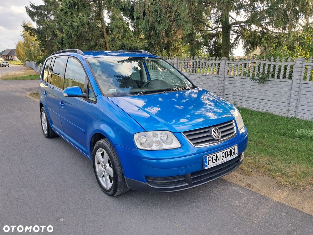 Volkswagen Touran 1.6 FSI Basis - 9