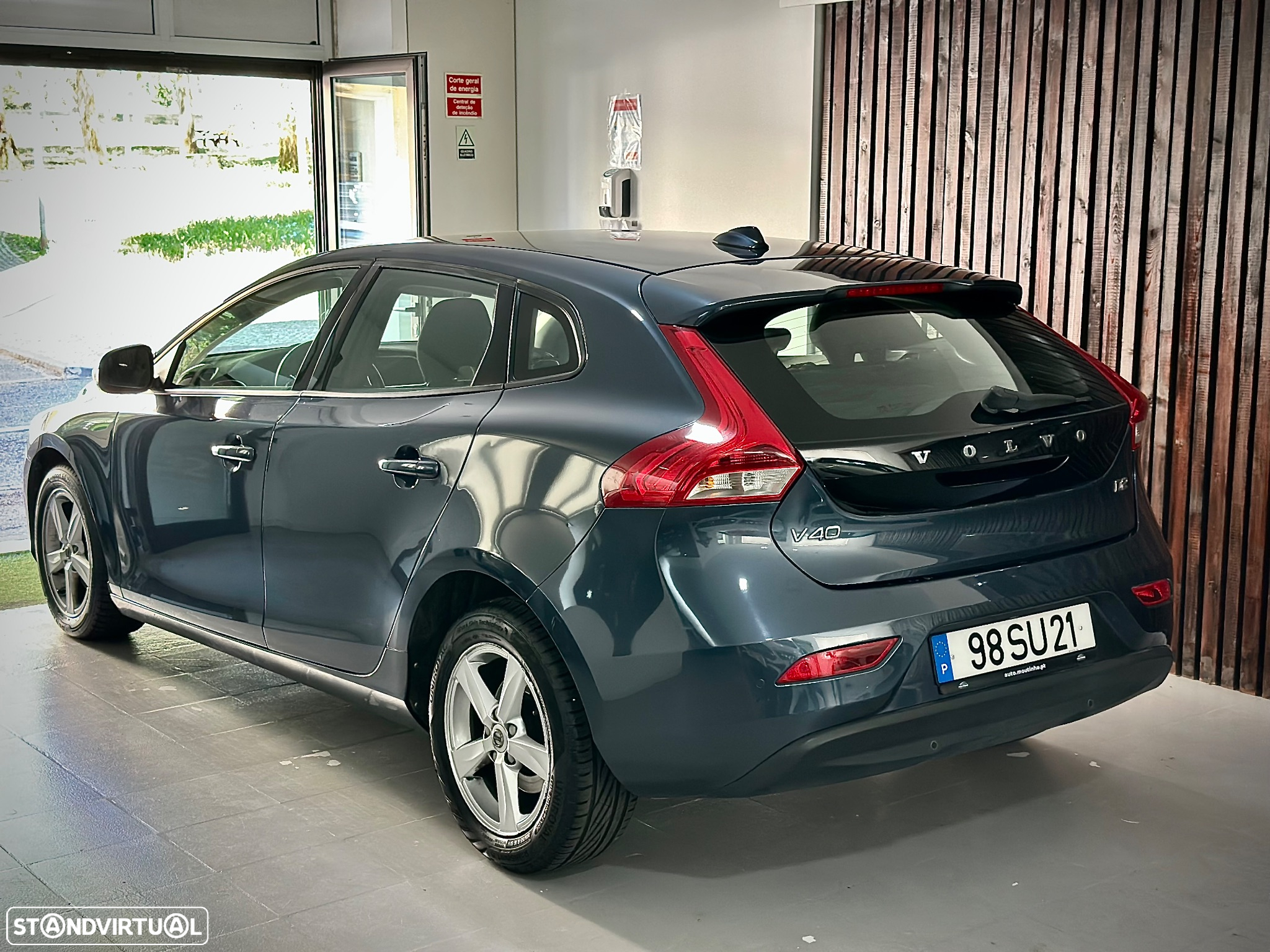 Volvo V40 2.0 D2 Kinetic - 3