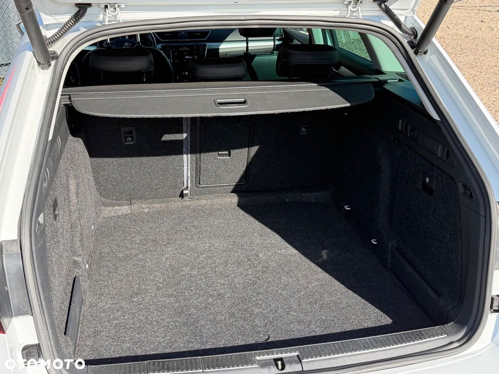 Skoda Superb 1.4 TSI ACT Sportline DSG - 32