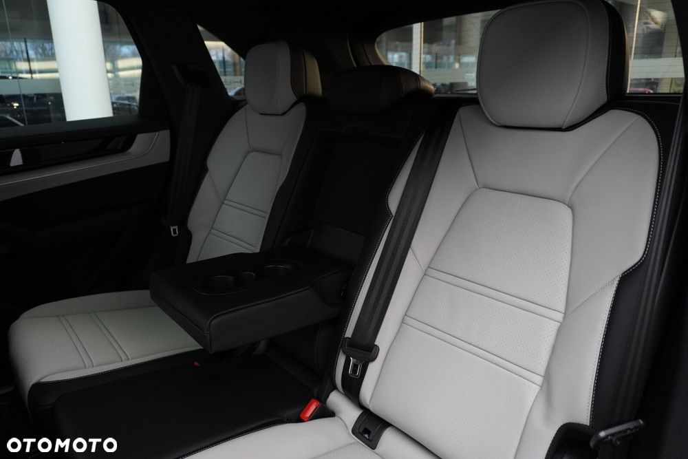 Porsche Cayenne S - 27