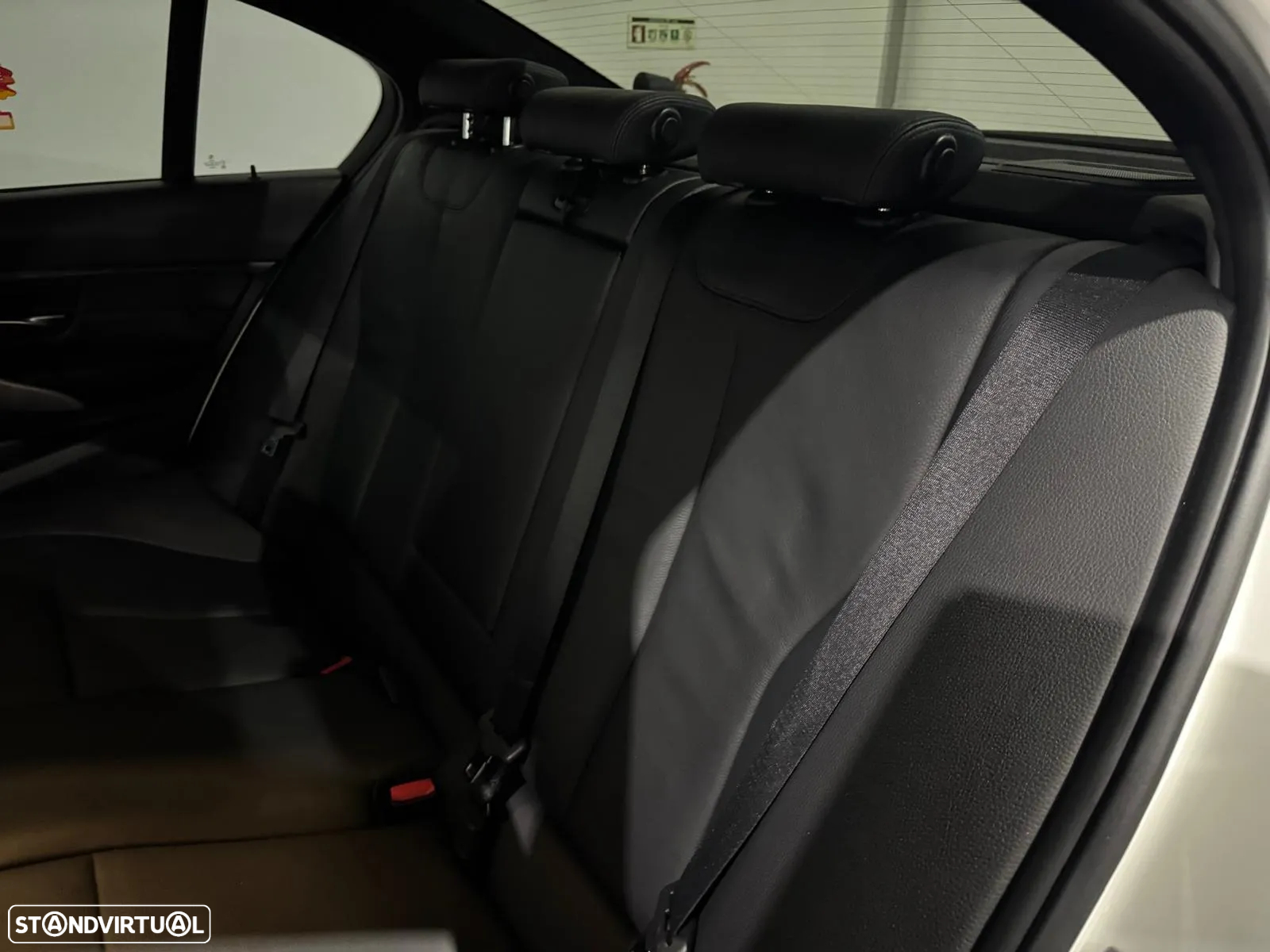 BMW 335 i Auto Pack M - 18
