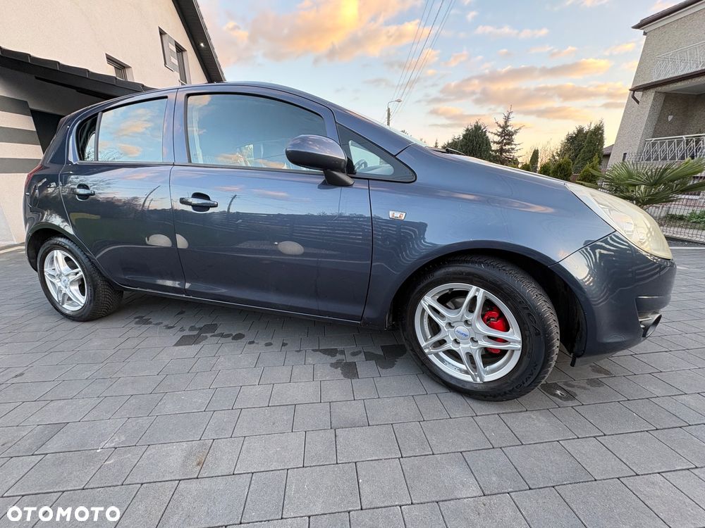 Opel Corsa 1.2 16V Cosmo - 5
