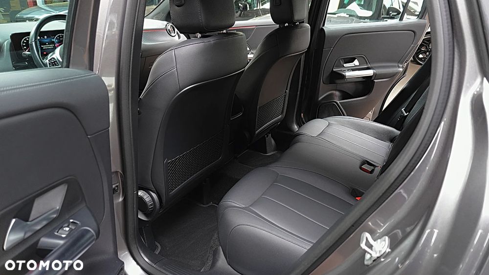 Mercedes-Benz GLA 200 - 17