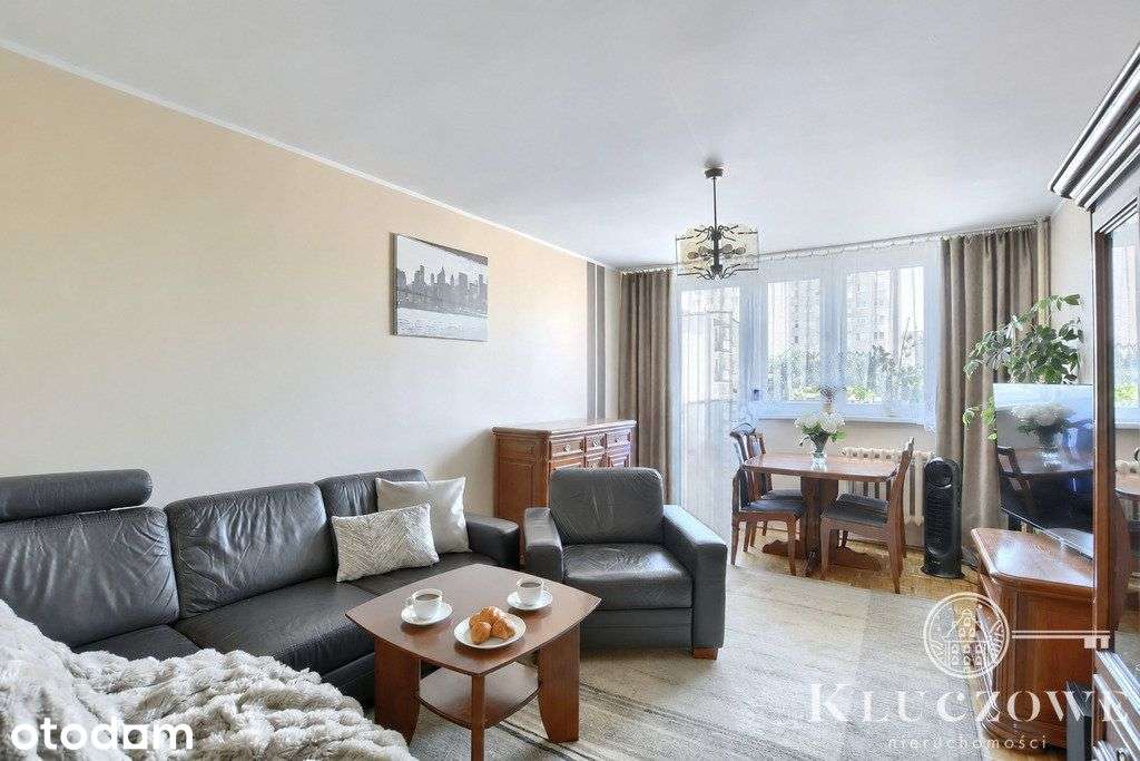 Ul. Gałczyńskiego, 2 piętro, 2 garaże