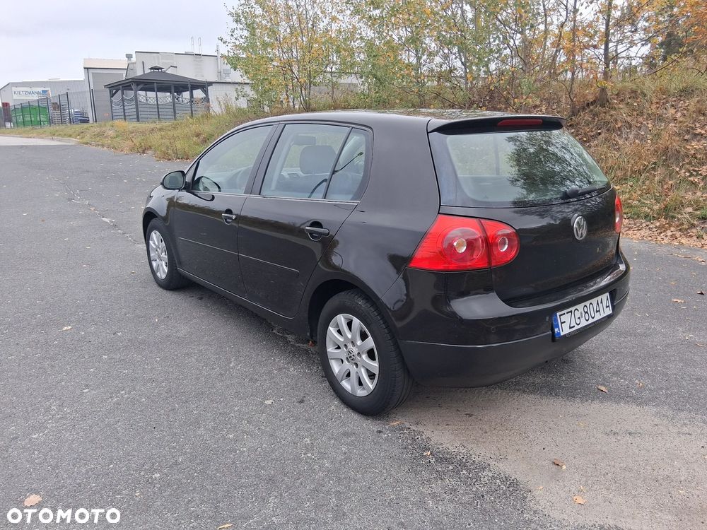 Volkswagen Golf - 6